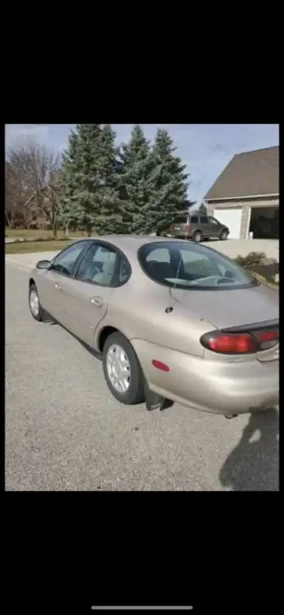 1999 Ford Taurus