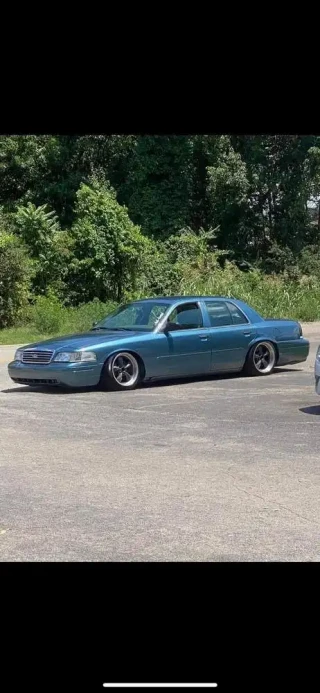 2003 Ford Crown Victoria