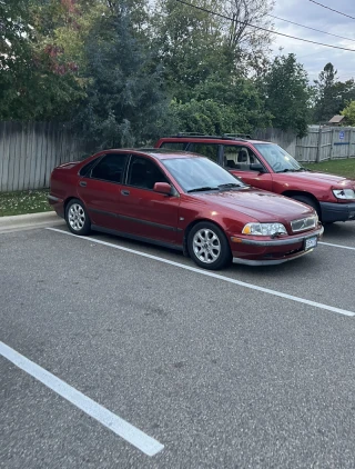 2000 Volvo S40