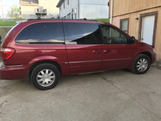 2005 Chrysler Town & Country